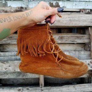 🤎 Minnetonka Tramper Moccasin Boots 🤎